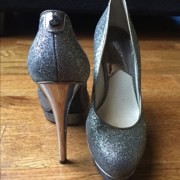 Michael Kors Shoes - Pre loved MK shoes 👠